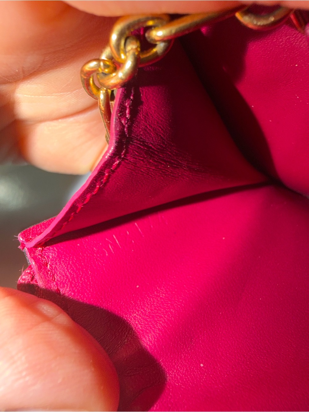 ✨ Authentic Louis Vuitton Vernis Key Cles -W/ Entrupy COA ✨ - Picture 8 of 11